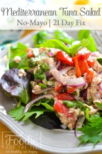  This healthy, no-mayo Mediterranean tuna salad is light and full of flavor thanks to some fresh basil and roasted red peppers. Makes a delicious lunch! #21dayfix #2bmindset #nomayo #healthy #lunch #healthylunch #cannedtuna #mealprep #seafood #glutenfree #dairyfree