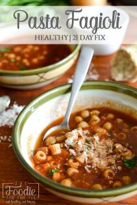 This easy, 21 Day Fix Pasta Fagioli is super quick and kid-friendly! Such a delicious and healthy lunch or dinner! Great for meal prep! #21dayfix #2bmindset #healthy #lunch #dinner #healthylunch #fall #mealprep #kidfriendly #italian #quick #easy