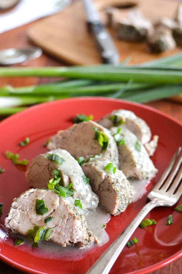This healthy Instant Pot Ranch Pork Tenderloin is a quick and easy, kid friendly, 21 Day Fix dinner to make on a busy day! Slow Cooker directions included! #21dayfix #2bmindset #dinner #mealprep #healthy #healthydinner #instantpot #slowcooker #glutenfree