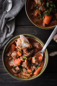 This 21 Day Fix Instant Pot Beef Stew has no yellows, is gluten free, dairy free and just plain delicious! Family friendly and kid friendly healthy dinner!