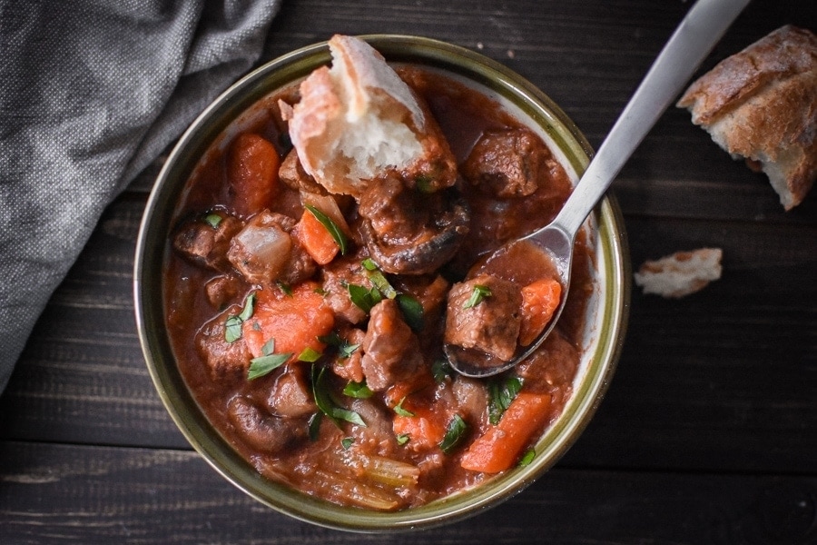 This 21 Day Fix Instant Pot Beef Stew has no yellows, is gluten free, dairy free and just plain delicious! Family friendly and kid friendly healthy dinner!