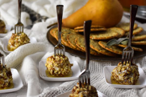 21 Day Fix Mini Pear, Pecan and Goat Cheese Appetizers
