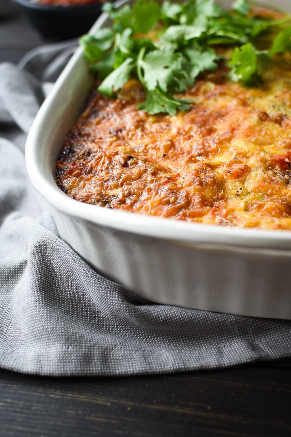 This 21 Day Fix Make-Ahead Southwestern Breakfast Casserole is the perfect meal-prep or company breakfast! Great holiday 21 Day Fix breakfast! Gluten-free. #21dayfix #2bmindset #glutenfree #holiday #healthy #breakfast #healthybreakfast #feedacrowd #mealprep