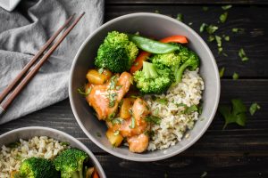 This 21 Day Fix Instant Pot Teriyaki Chicken gives you all of the delicious flavor that you're looking for without all of the added calories, fat and sugar. An incredibly healthy and quick kid-friendly dinner! #21dayfix #instantpot #dinner #kidfriendly #glutenfree #dairyfree #healthy #lunch #mealprep