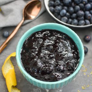 This easy and delicious Low-Sugar Quick Blueberry Jam requires no pectin or canning! It's low in calories, too, so it's perfect for 21 Day Fix or Weight Watchers! #21dayfix #ultimateportionfix #portionfix #weightwatchers #beachbody #weightloss #mealprep #healthy #healthybreakfast #breakfast #kidfriendly #glutenfree #dairyfree #vegan #vegetarian #mothersday #brunch #healthybrunch #quick #easy