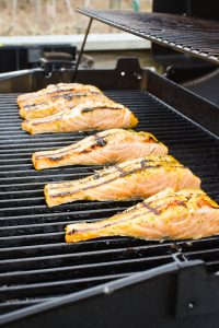 This easy 5-Ingredient Grilled Honey Mustard Salmon takes 20 minutes to make and is a deliciously healthy dinner! Gluten Free | 21 Day Fix | Weight Watchers #glutenfree #21dayfix #ultimateportionfix #weightwatchers #grilling #dinner #healthydinner #kidfriendly #summer #beachbody #weightloss #mealprep #5ingredient #5ingredients #seafood