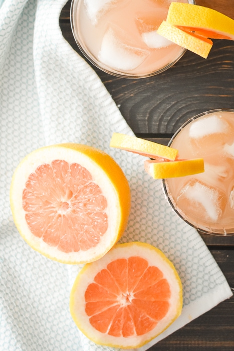 The Honey Paloma is an easy and delicious tequila-based drink that's perfect to pair with all of your favorite Mexican dishes! WW | 21 Day Fix | gluten-free #paloma #tequila #cincodemayo #mexican #21dayfix #21dayfixcocktail #skinnycocktail #ww #weightwatchers #weightloss #glutenfree #vegetarian #summer #summerdrink #summerdrinks #alcohol #mothersday #pinkdrink #bridalshower #party #grapefruit