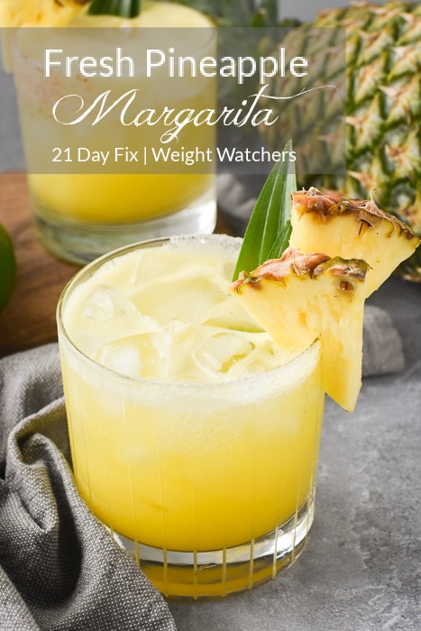 This fresh pineapple margarita with mezcal is sweet, tropical, a little smoky and goes perfectly with all of your favorite Mexican-inspired food! #21dayfix #ww #glutenfree #dairyfree #vegan #summer #cincodemayo #skinnycocktail #mexican