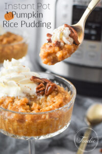 This Instant Pot Healthy Pumpkin Rice Pudding made with brown rice is easy, cozy and kid-friendly! #21dayfix #weightwatchers #ww #glutenfree #dairyfree #vegan #vegetarian #instantpot #healthy #healthydessert #healthyrecipe #fallfood #thanksgiving #halloween
