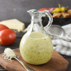 This copycat olive garden dressing is the closest to the original that I've ever had! It's gluten-free, plus 21 Day Fix and Weight Watchers friendly! #glutenfree #21dayfix #ww #weightwatchers #healthy #olivegarden #copycatrecipe #italian 